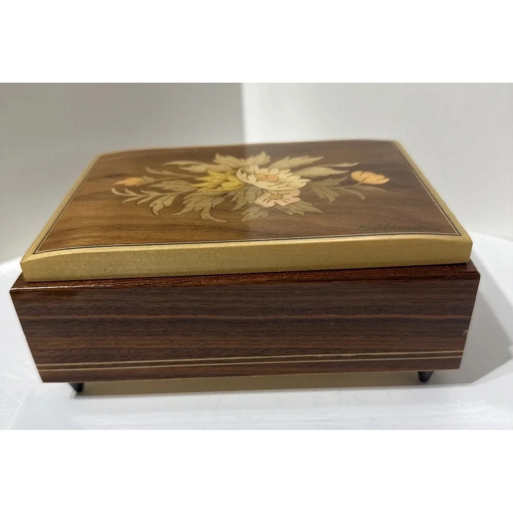 Liechtenstein WoodInlay Floral Music‎ Box 6x2x4 Swiss Mountain Song Cuendet 7207